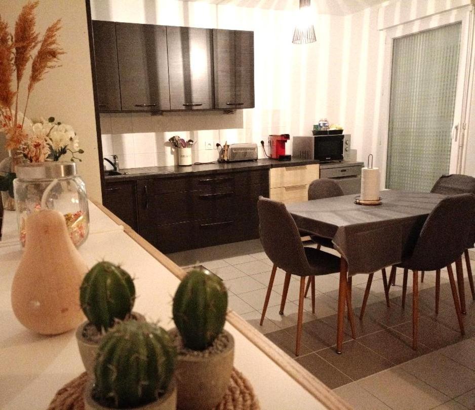 Superbe Appartement ,Proche De Paris, Dans Residence Privee , Ideal Familles, Parking Et Wifi Gratuits! ! ! Vitry-sur-Seine Zewnętrze zdjęcie